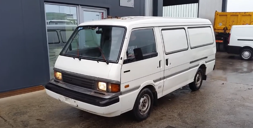 Mazda E2200